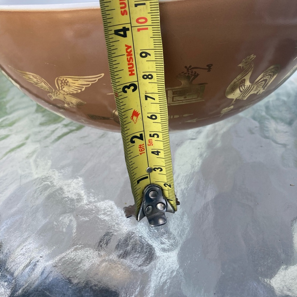 Vintage Pyrex American Pattern Spout and Handle Ovenware Serving Bowl - Picture 10 of 10